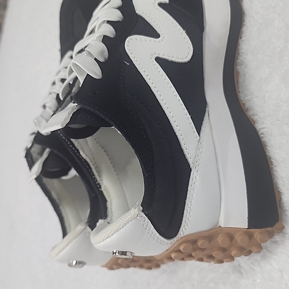 Steve Madden Campo Retro Jogger Sneaker - Picture 9 of 16